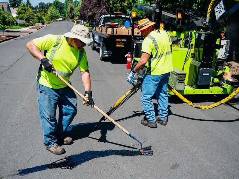 Fast Paving Service team on a paving project